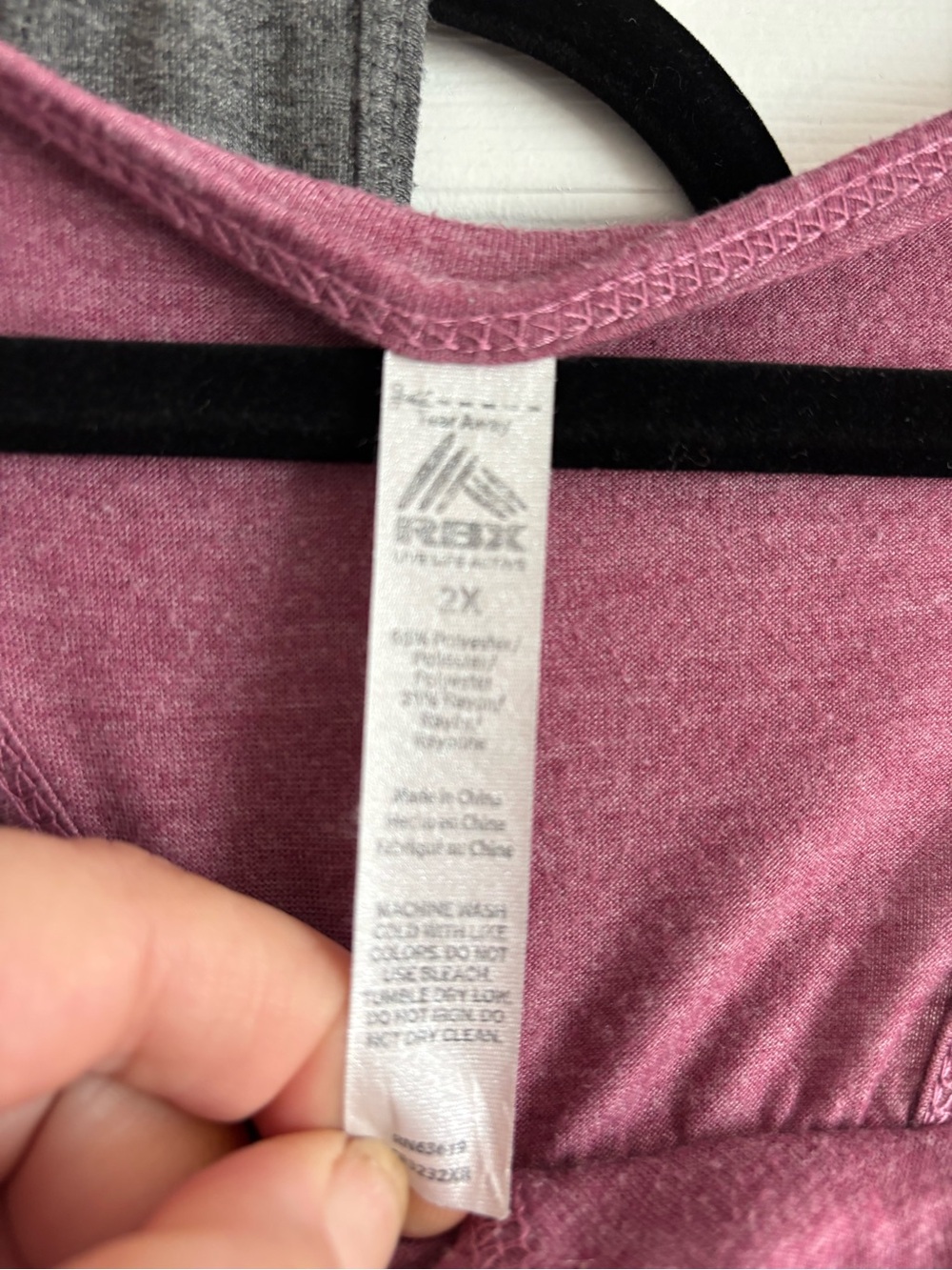 Bundle: 4 Plus-Size Reebok Racerback Workout Tops size 2x - Picture 5 of 7